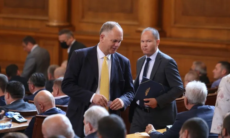 Кадиев: Който натисне ЗА кабинет на ИТН, ще носи отговорност за решенията им – като с Пеевски шеф на ДАНС - Tribune.bg