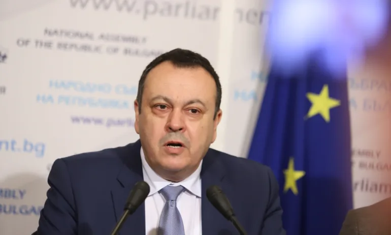 Хамид Хамид за спортната комисия в НС: Не трябва да се търси екзотика и да се намесват президента и Лечева - Tribune.bg