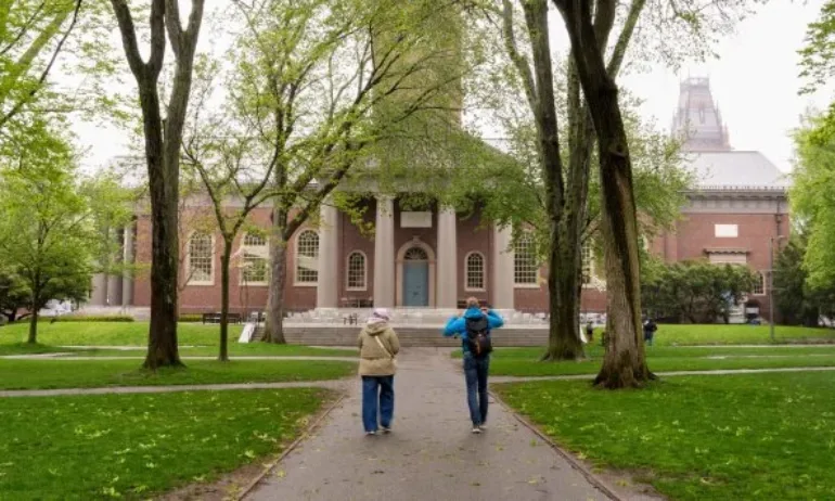 Тръмп иска 1 милиард долара обезщетение от Харвард - Tribune.bg