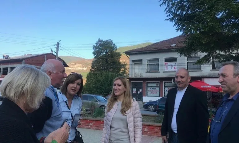 Николина Ангелкова: Кандидатът за кмет на Своге Христо Йовов ще промени облика на общината - Tribune.bg