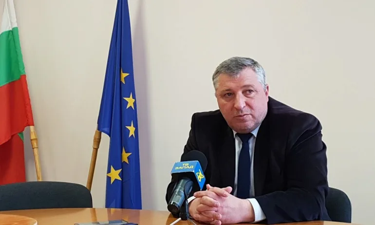 Областният координатор на ГЕРБ осигурява храна за полицаите на КПП-тата в Кюстендил - Tribune.bg