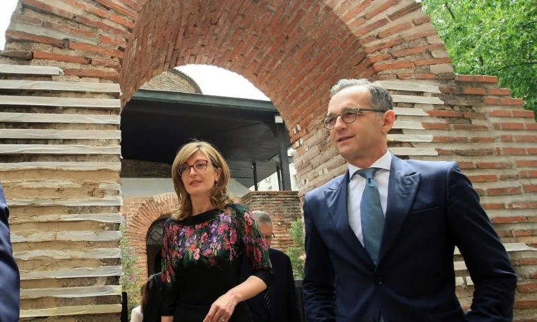 Немският външен министър: Политиката не трябва да се меси в решението за Фолксваген - Tribune.bg