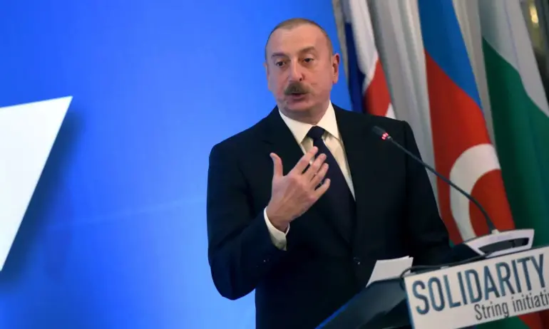 Президентът на Азербайджан Илхам Алиев си осигури пети мандат при