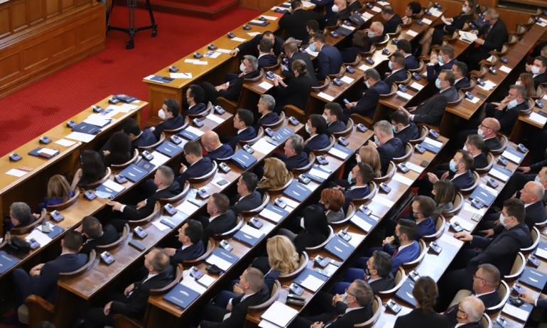 Бюджет 2022 влиза в парламента за първо четене - Tribune.bg