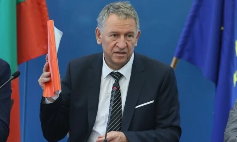 Проф. Балтов: Кацаров нагло лъже посланиците на ЕС - Tribune.bg