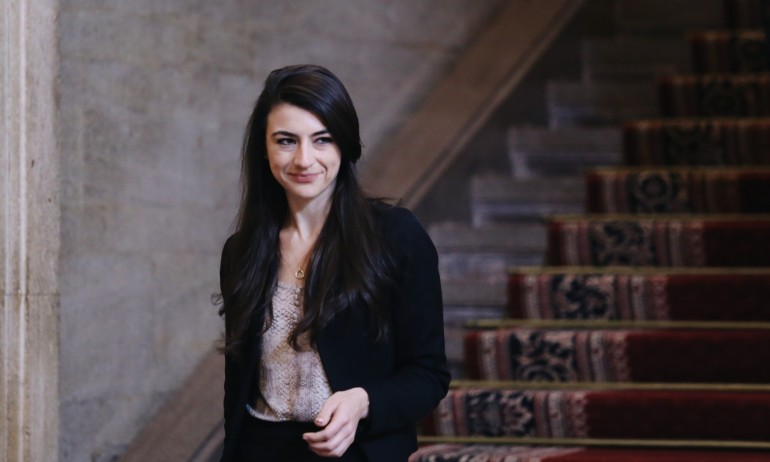 Лена Бориславова нареди Петков сред върховните лидери: При Ким Чен-ун и Али Хаменей - Tribune.bg