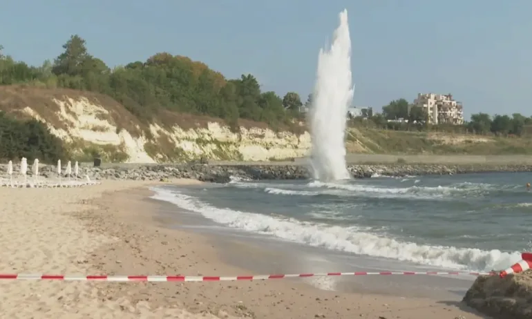 Взривиха мината, която беше открита на плажа в Царево - Tribune.bg