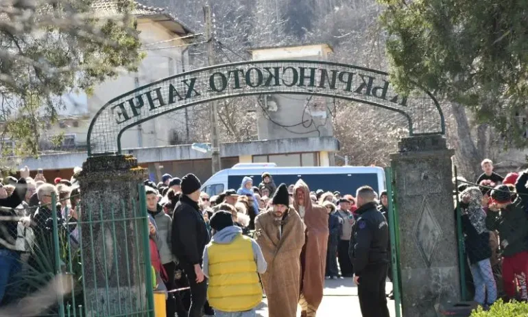 Хиляди българи се стекоха на Къкринското ханче да почетат Васил Левски - Tribune.bg