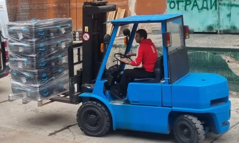 В секции в Благоевград занесли грешни машини, после доставчикът ги отнесъл, ще гласуват само на хартия - Tribune.bg