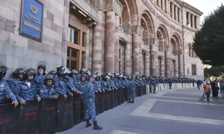 Арменските сепаратисти преговарят с Азербайджан - Tribune.bg