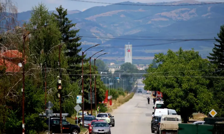 Все още има горящи точки в Елин Пелин, над 30 къщи са със щети - Tribune.bg