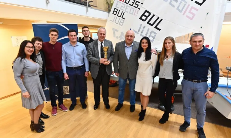 Министър Кралев награди най-добрите ветроходци за 2019 г. - Tribune.bg