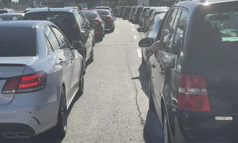Германци, французи и италианци идвали да купуват коли на старо в Дупница - Tribune.bg