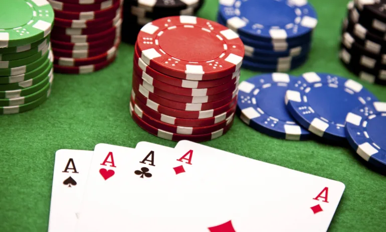 Блекджек е една от най-популярните игри на маса сред казино