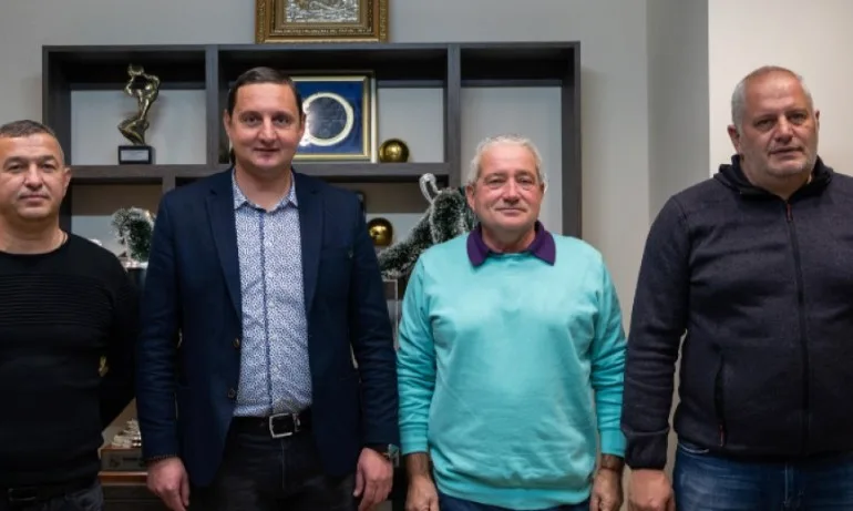 Ботев (Пловдив) поднови договора на Ферарио Спасов - Tribune.bg