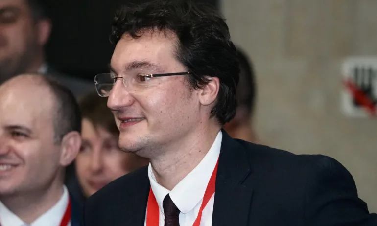 Крум Зарков стана председател на БСП - Tribune.bg