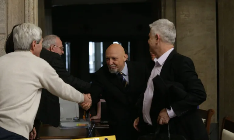 НДСВ тръгва на избори заради политическата криза в страната - Tribune.bg