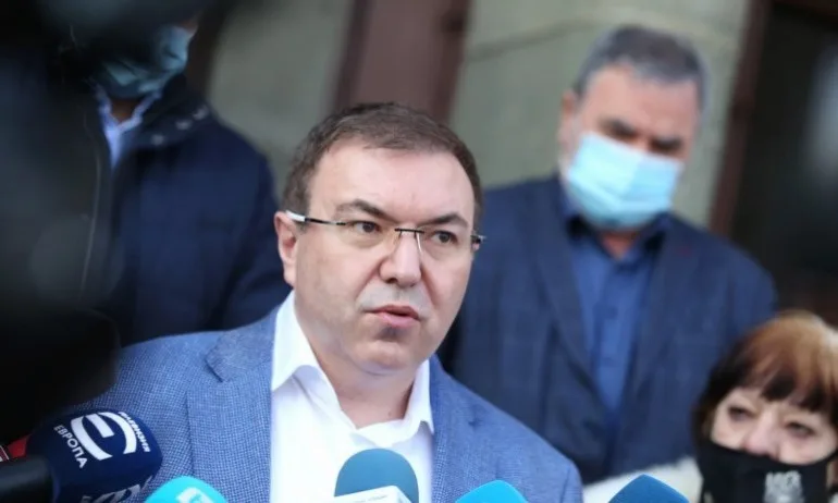 Министър Ангелов: Избор на ваксини ще има от месец май - Tribune.bg
