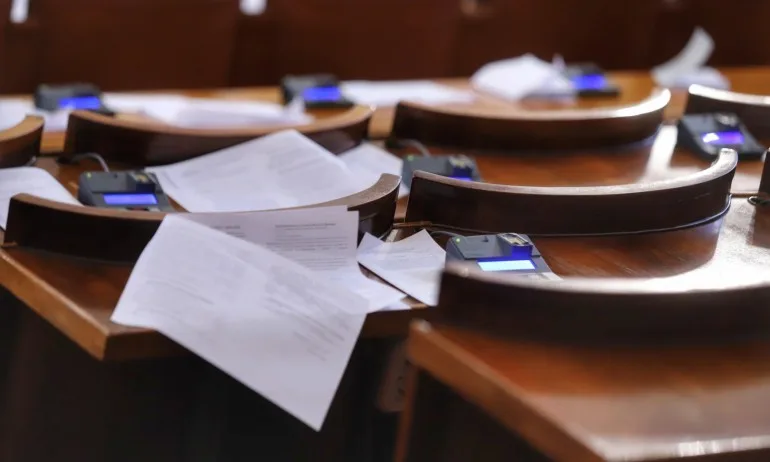 Все пак разрешават на Борисов и кмета на Благоевград да не са депутати - Tribune.bg