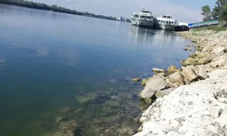 Нивото на река Дунав остава критично ниско - Tribune.bg