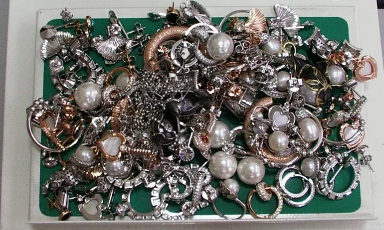 Митничарите спипаха 17 кг бижута, стойността им е над 62 000 лв. - Tribune.bg