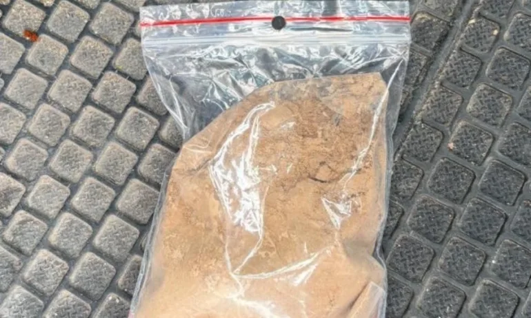 Фентанил в България: Арести и иззет опиат в Добрич, Пловдив и Каварна - Tribune.bg