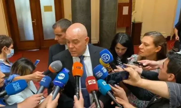 Гешев на извънредна антикорупционна комисия, Елена Йончева ще се включи онлайн - Tribune.bg