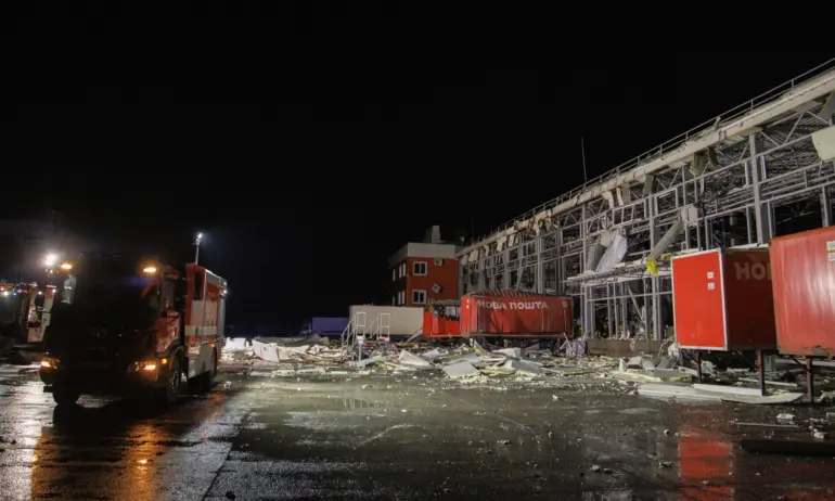 Руска ракета уби шестима и рани 16 в пощенски център в Харков (ВИДЕО) - Tribune.bg