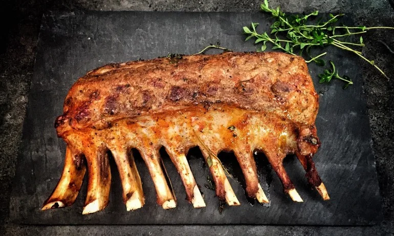 Шеф-готвач Пеньо Иванов: Първо запечатайте агнешкото, после го печете на бавен огън - Tribune.bg