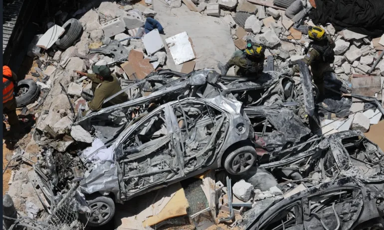 Иран не спира с въздушните удари с балистични ракети срещу Израел - Tribune.bg