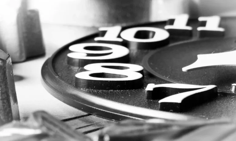 Тази нощ местим стрелките на часовника към лятното часово време - Tribune.bg