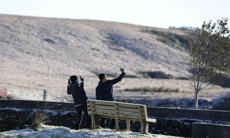 Бразилия в бяло: Снежни бури и ниски температури в страната (ВИДЕО) - Tribune.bg
