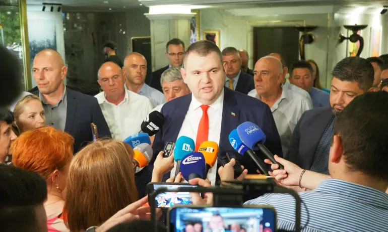 Пеевски: С Доган никога няма да си простим, ако ДПС се разцепи по оста Доган-Пеевски - Tribune.bg