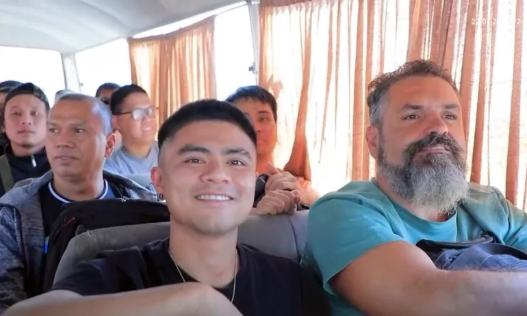 Правителственият самолет с българските моряци излетя от Оман - Tribune.bg