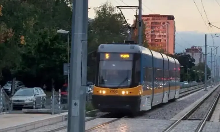 След поредицата катастрофи: Физически отделят трамвайното трасе от ул. Райска градина до ухото в Княжево - Tribune.bg
