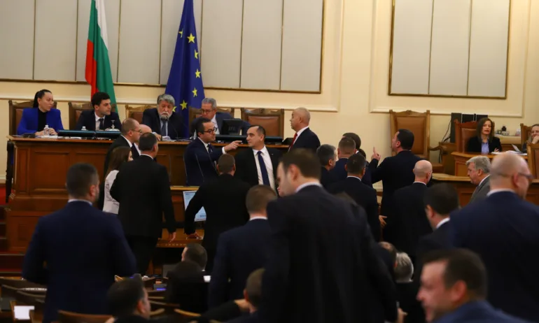 Искри на тема въглищни централи в пленарната зала между Възраждане и БСП - Tribune.bg