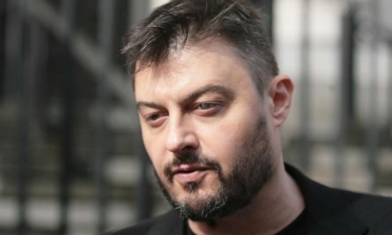 Николай Бареков със сигнал до 112 за екзекуцията на Български пощи (ВИДЕО) - Tribune.bg