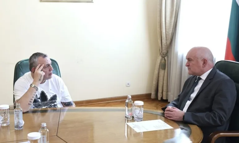 Премиерът Главчев на среща с Христо Мутафчиев: Проблемът със забавените плащания към театрите ще бъде решен - Tribune.bg