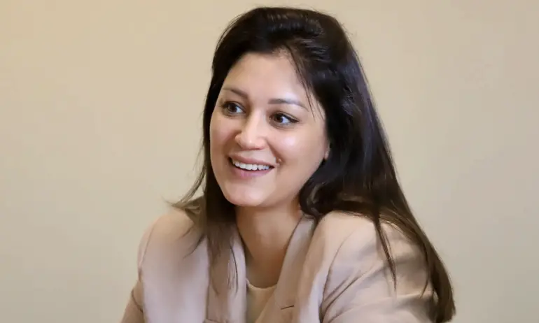 Евелина Славкова: При ПП-ДБ често се наблюдава двуличие – реагират както им е по-изгодно - Tribune.bg