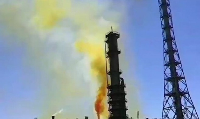 Странен дим се издига над химическия завод в Димитровград - Tribune.bg