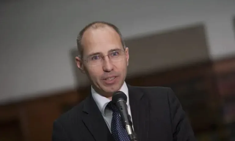 Шефът на Сиела Норма: Службите проверяват служителите, които поправят дефектиралите машини - Tribune.bg