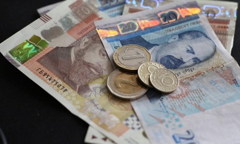 Годишната инфлация в България удари 13-годишен рекорд. През октомври стоките