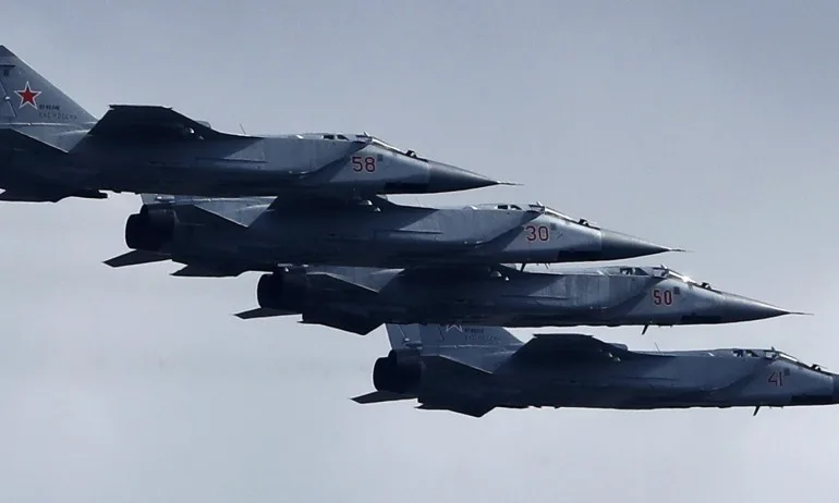 Пиян украинец се вряза с кола в изтребител МиГ-29 - Tribune.bg