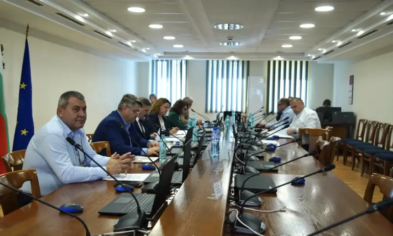 Секретарката на Зартова: Нотариуса е идвал няколко пъти в кабинета ѝ. Адвокатът му по няколко пъти седмично - Tribune.bg