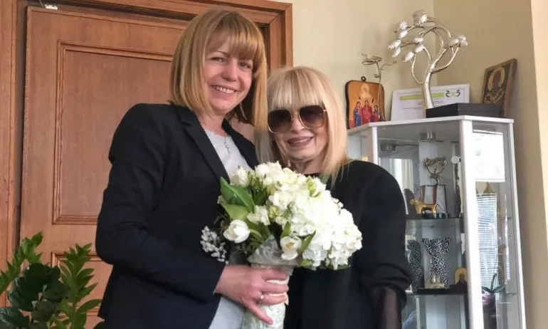 Лили Иванова към Фандъкова: Истинско удоволствие е да срещнеш такъв работохолизъм и професионализъм - Tribune.bg