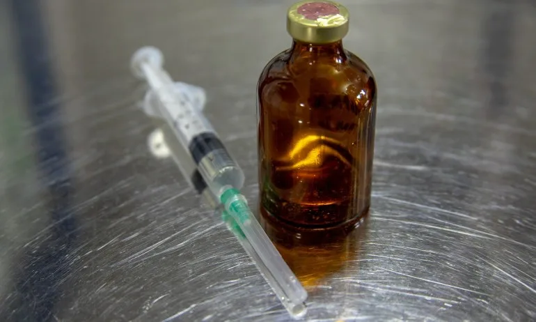 Русия пусна в употреба първата ваксина срещу COVID-19 за животни Карнивак-Ков - Tribune.bg