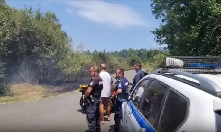 Пожар в Парк Росенец на метри от лятната резиденция на Ахмед Доган - Tribune.bg