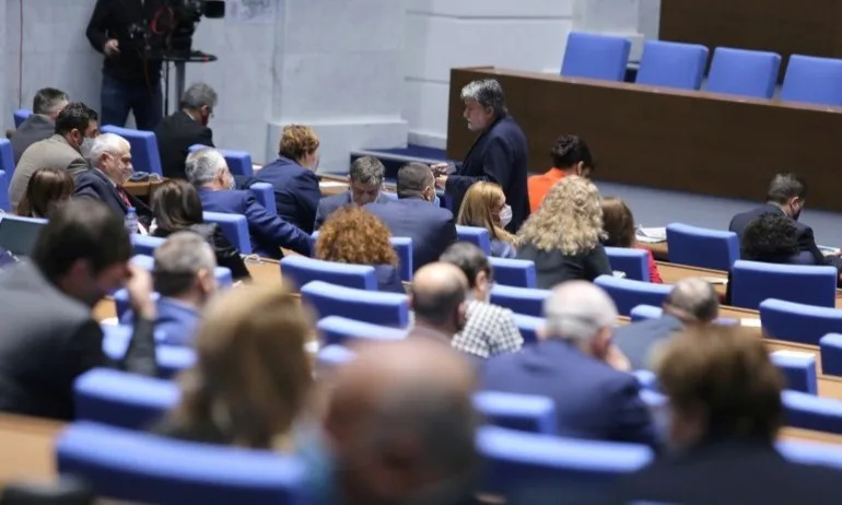 Депутатите изслушват четирима министри за наводненията в страната - Tribune.bg