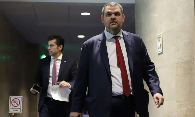 Пеевски: Предоставяме допълнителна помощ на Украйна - боеприпаси, неизправни ракети, няма нищо притеснително - Tribune.bg