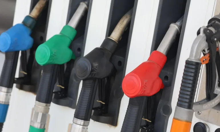 Цената на дизела у нас отново скочи през празничните дни - Tribune.bg